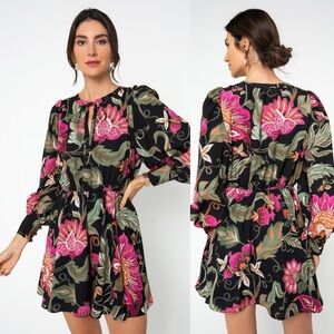 Brand New- South Moon Under GEORGIE Collection Floral Peasant Mini Dress 🌺